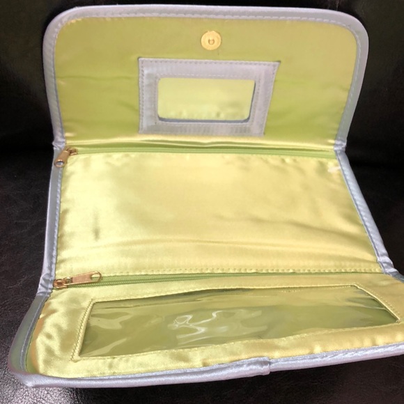 Mario Tricoci Cosmetic Pouch - Picture 6 of 8